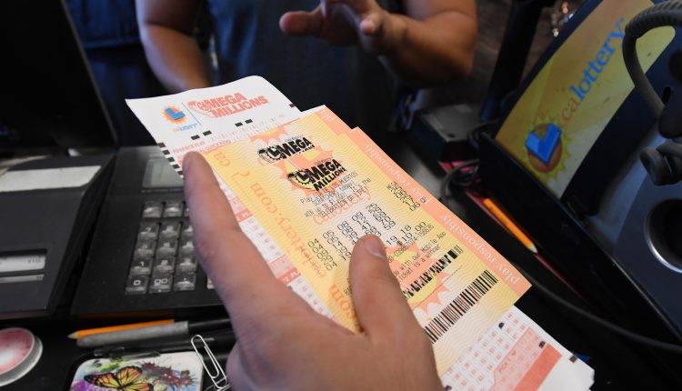   The Mega Millions jackpot is $ 970 million.  What you should know before buying

