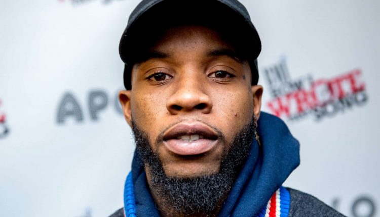 Tory Lanez buys a poster in Times Square proclaiming he is "the greatest artist in the world"

