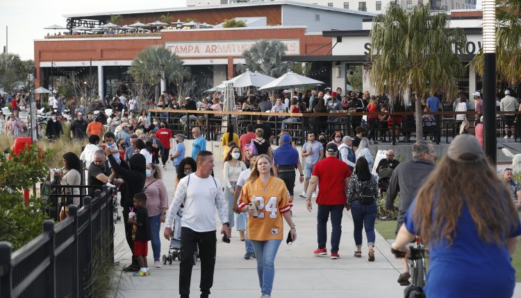 Super Bowl Sunday drives restaurant sales for pizza and chicken wings

