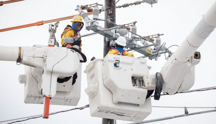 The mayor of Houston says the state should pay high utility bills

