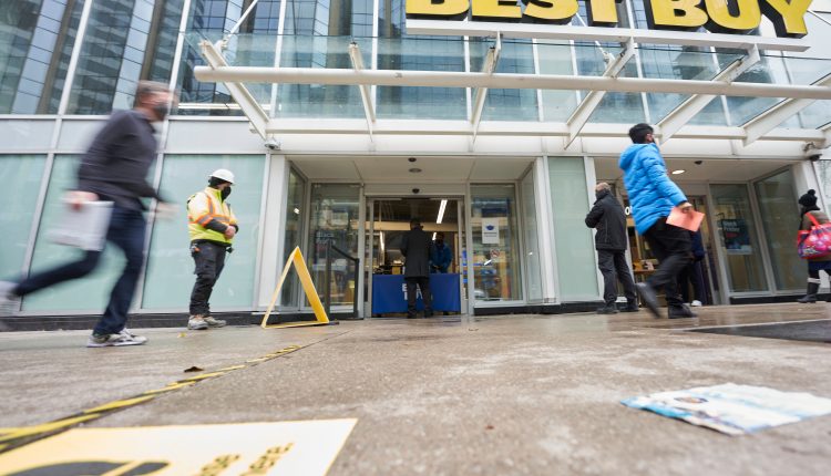 Best Buy (BBY) earnings in the fourth quarter of 2021 exceeded forecasts, but revenue growth slowed

