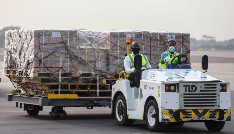 The first shipment of COVAX vaccines arrives in Ghana, hope for developing countries

