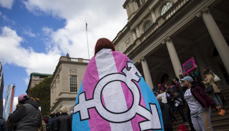 Legislation for transgender people is an electoral strategy, says the journalist

