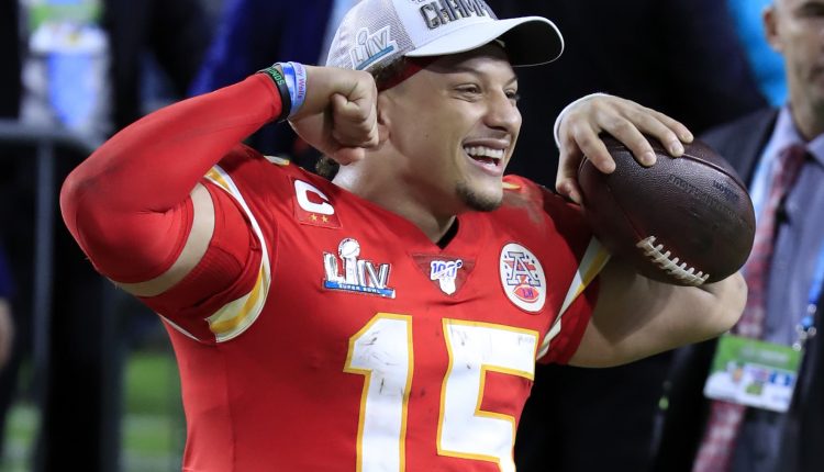 Patrick Mahomes sells NFT trading cards

