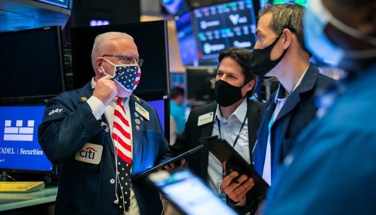 The S&P 500 reduces losses and goes flat as investors weigh the impact of the margin call router

