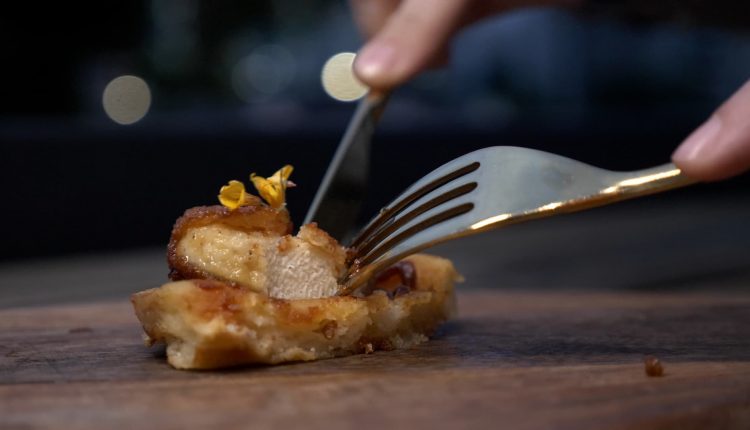 Good Meat sells laboratory-raised chicken in a world first

