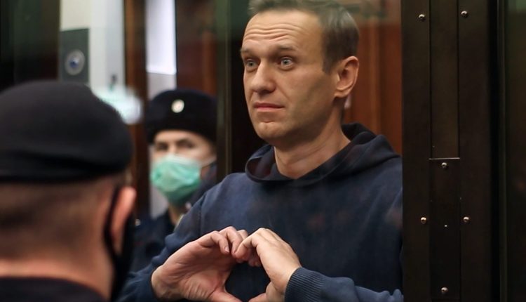 The White House warns Russia of the consequences if Alexei Navalny dies


