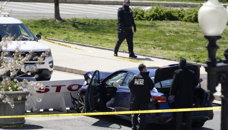A Capitol Police officer suspect dead after the car crashed into two officers

