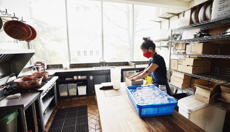 Ältere tausendjährige Wohlstandsniveaus holen frühere Generationen auf
