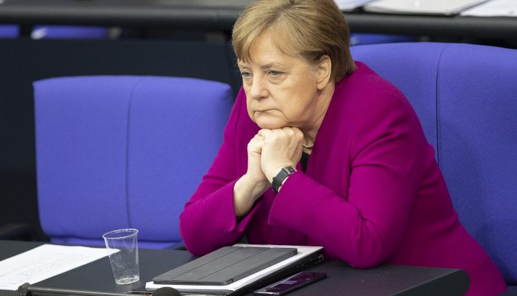 Merkel's CDU / CSU bloc reached a historic low in the voter poll

