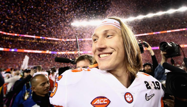 Trevor Lawrence negotiates memory rights with fanatics

