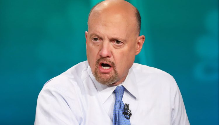 Jim Cramer's Friday Investing Club Meeting: Fed Strategy, Club Mantra

