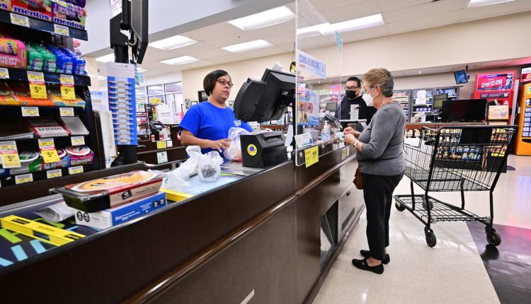 61% of Americans live paycheck to paycheck even as inflation cools