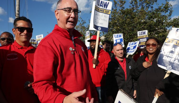 UAW launches union campaigns at Tesla, 12 other automakers in the U.S.