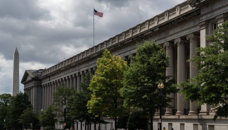 U.S. deficit tops half a trillion dollars in the first quarter of fiscal year