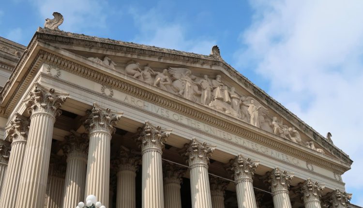 Abortion foes' lawsuit settled with National Archives over clothes ban