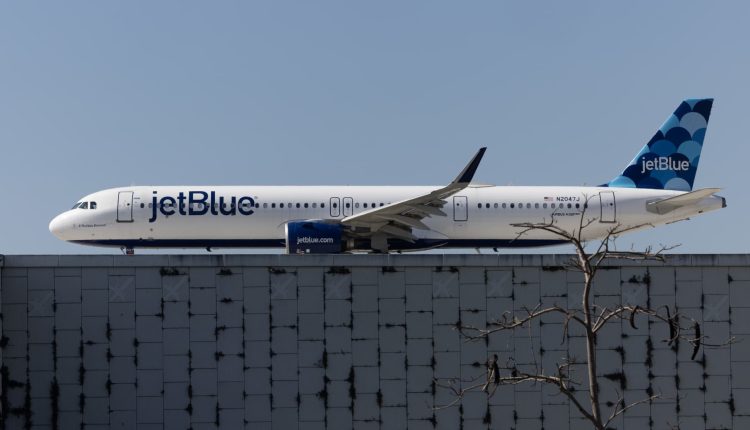 Carl Icahn wins seats on JetBlue board after taking stake in airline