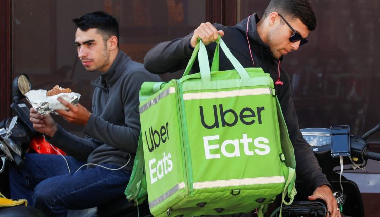 Die Gebühren für Essenslieferungen steigen und jeder spürt die Auswirkungen
