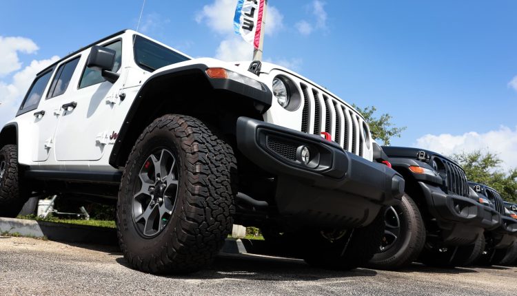 Jeep and Dodge manufacturer Stellantis reports 48 percent drop in profits in the first half of the year

