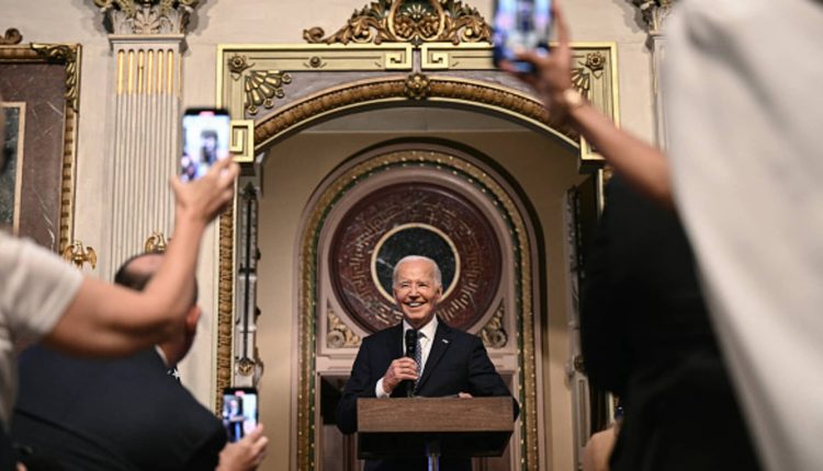 White House hosts Creator Economy Conference to discuss AI and privacy

