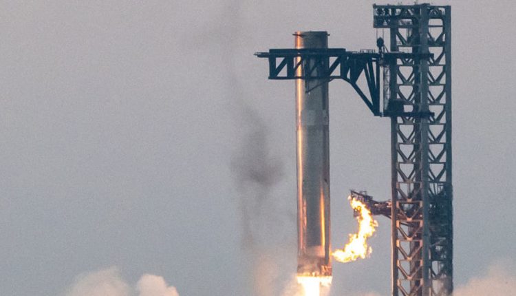 SpaceX Starship rocket launch: Flight 5 captures boosters

