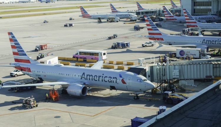 American Airlines has temporarily suspended flights due to a technical glitch

