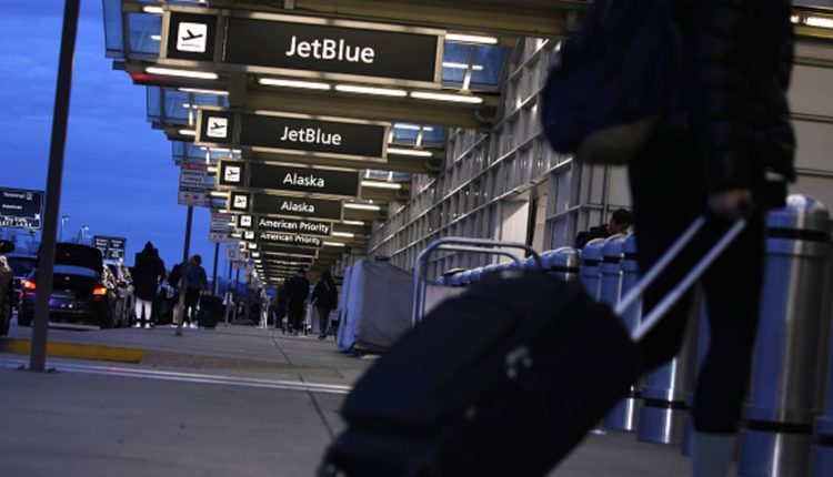 Jetblue offers some pilots early pension packages, says Union, says Union

