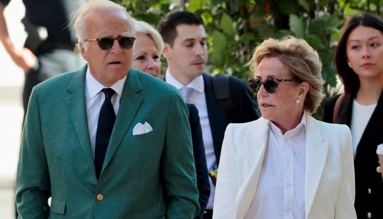 Biden pardons his family in the final minutes of his term in office

