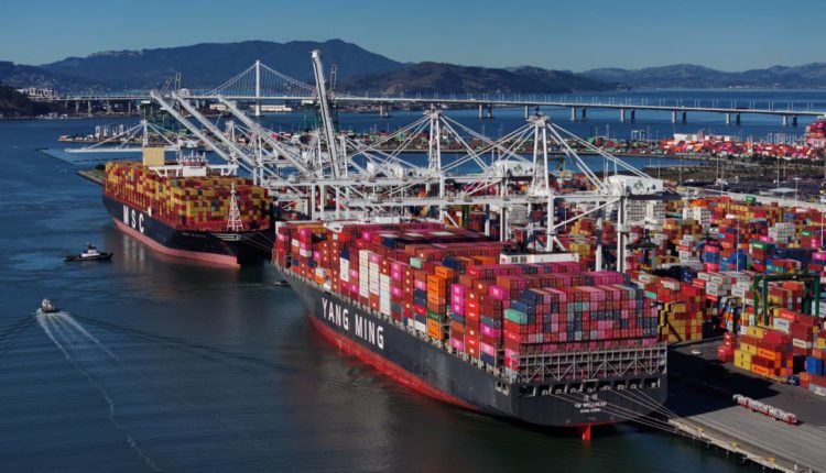 Union longshoremen and longshore employers announce tentative agreement at East Coast and Gulf ports

