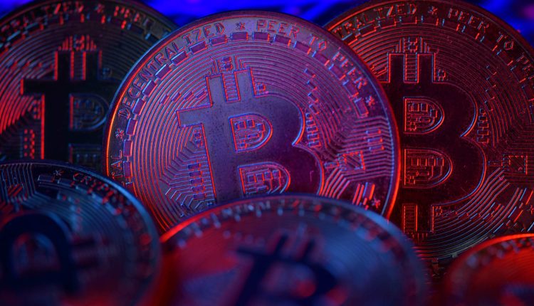 Bitcoin is becoming positive, but still in his worst week since the collapse of 2022 feet

