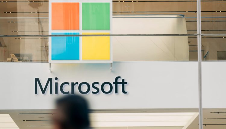 Microsoft Outage does not allow tens of thousands to access e -mails and other apps

