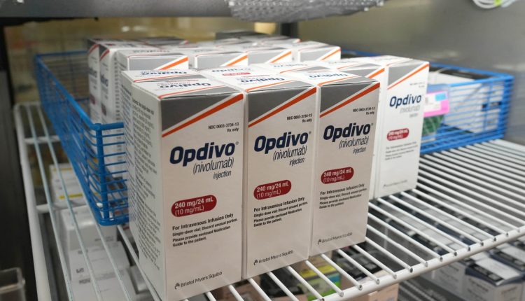 We lower our price goal of Bristol Myers despite a winning blow

