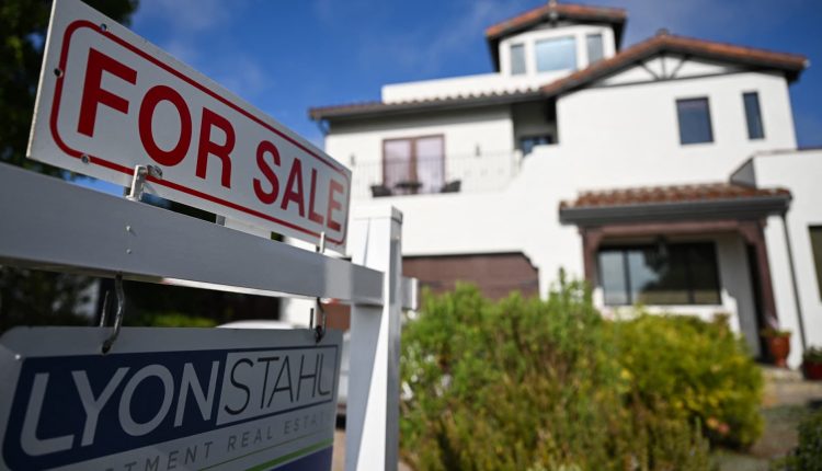 Mortgical interest rates storm in tariffs, but the housing costs are still high

