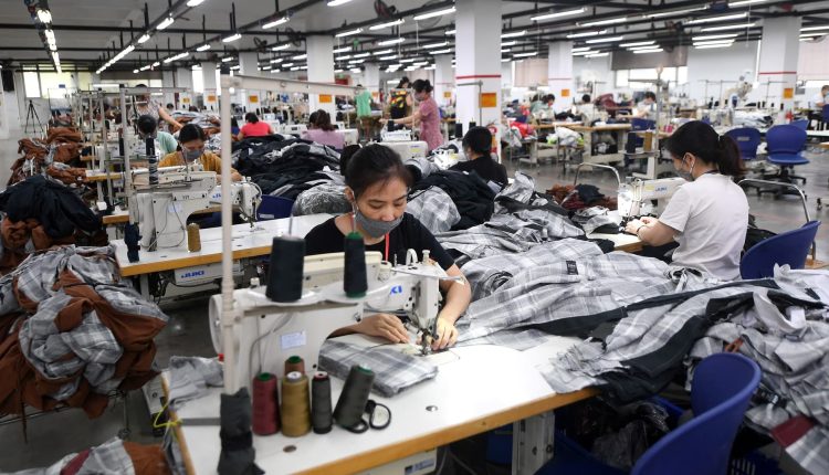 Trump -Zölle on Vietnam could increase the prices for shoes, furniture, toys

