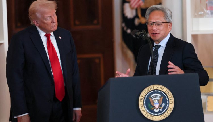 Trump organizes Jensen Huang, CEO of Nvidia, in the White House

