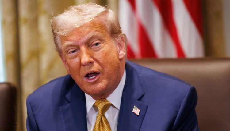 Trump threatens pharmaceutical tariffs of 200%

