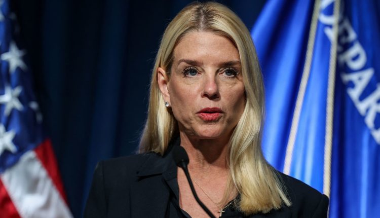 Trump AG Bondi calls for the infunters of California in the deportation of the deportation

