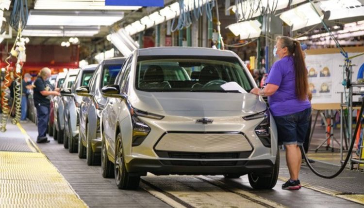 GM to delay EV truck production at Michigan plant